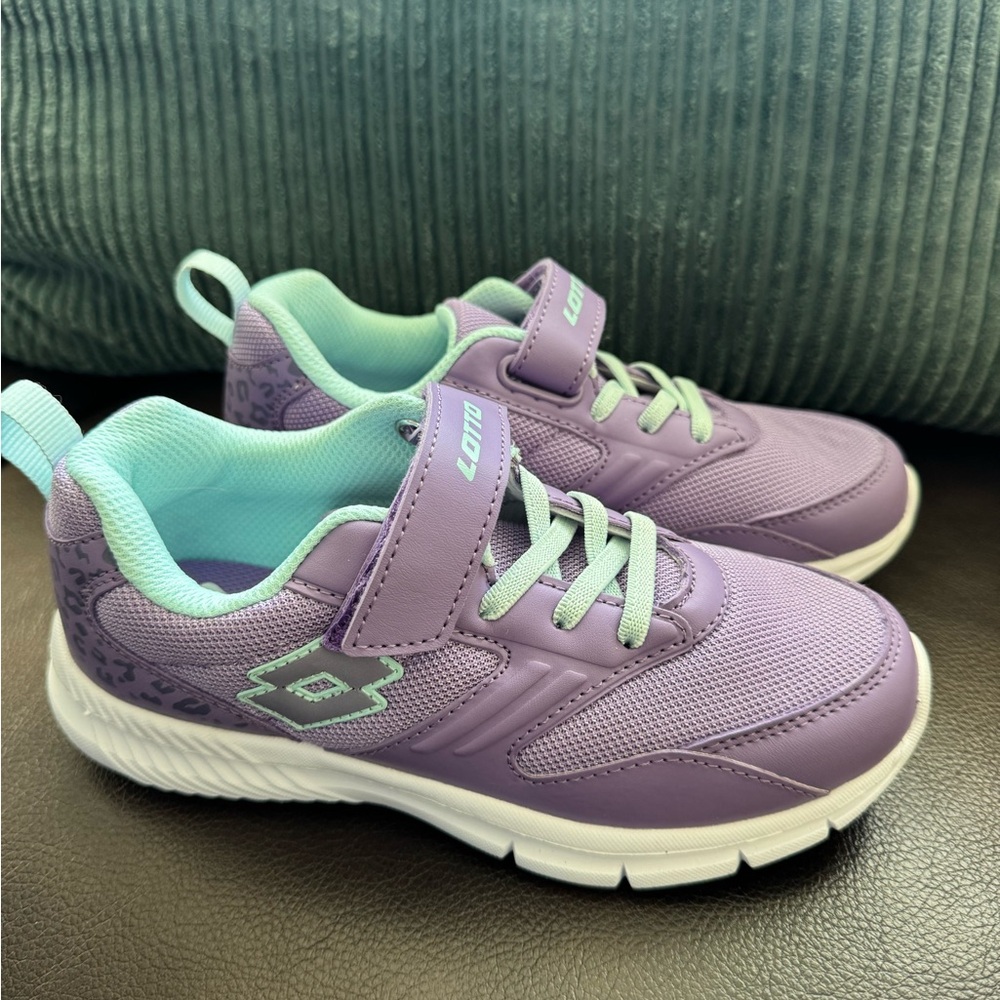Size 2 girls shoes brand new